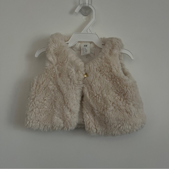 H&M Other - H&M Faux Fur Beige Vest Sleeveless Button Up-Baby’s Size 9 Months
